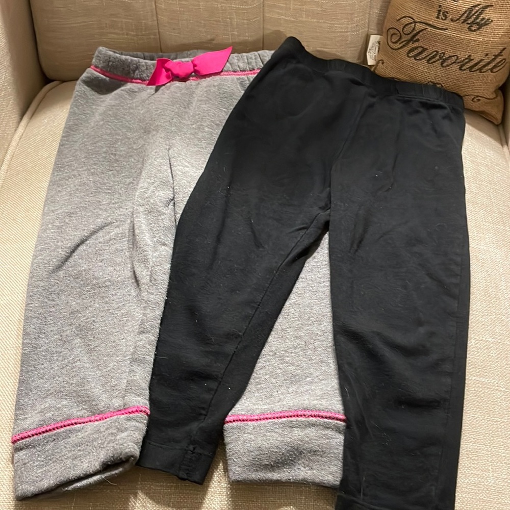 Lot of 2 - one legging / one sweatpants